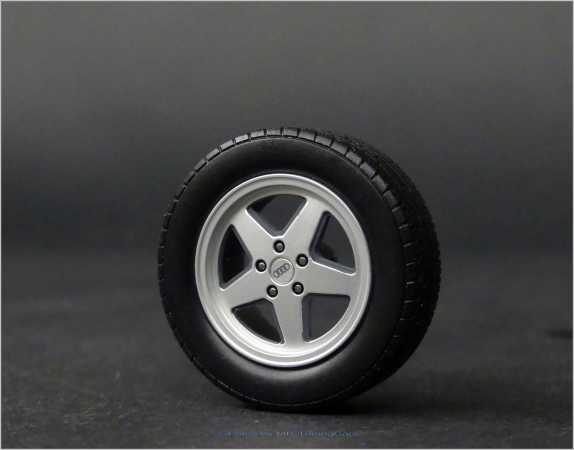 1:18 Audi 80 S2 Coupe Rim Size